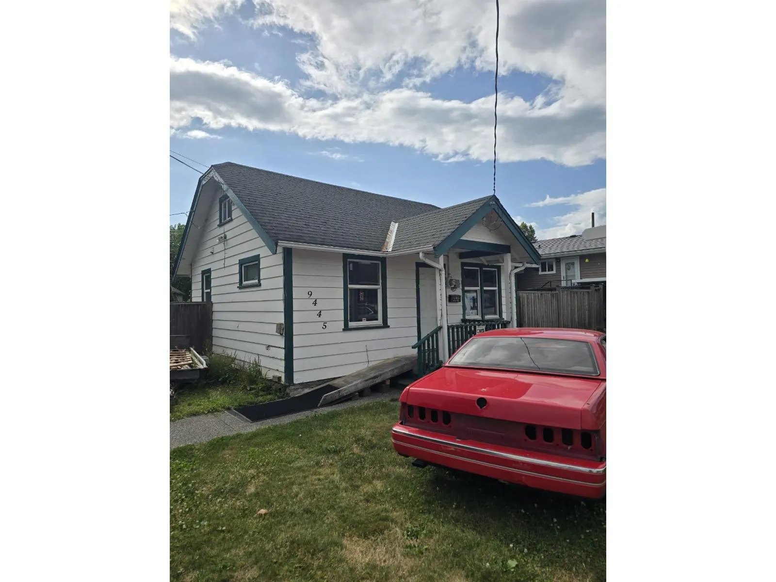 9445 NOWELL STREET|Chilliwack Proper East