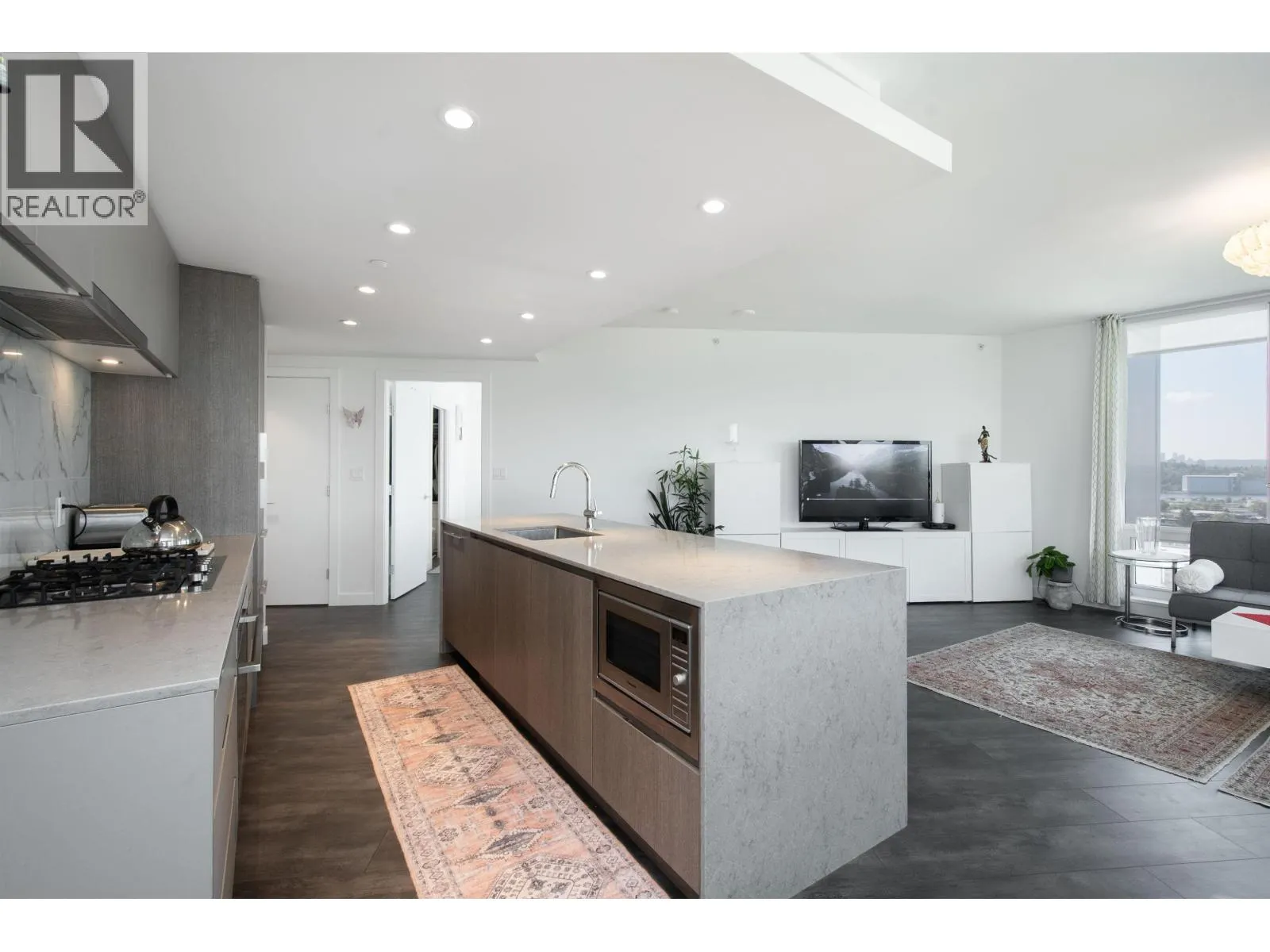 1807 1500 FERN STREET