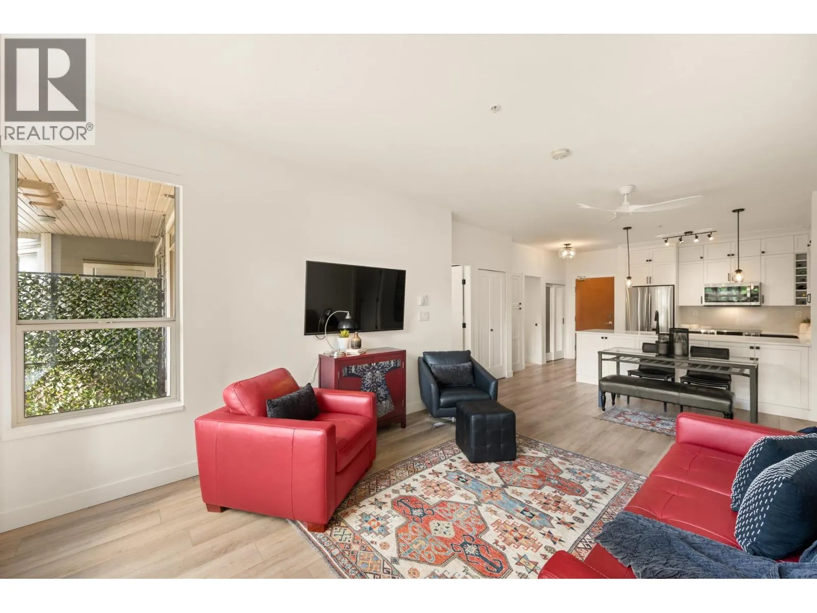 301 285 ROSS DRIVE