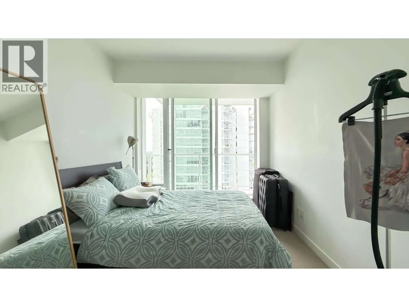 1112 2220 KINGSWAY