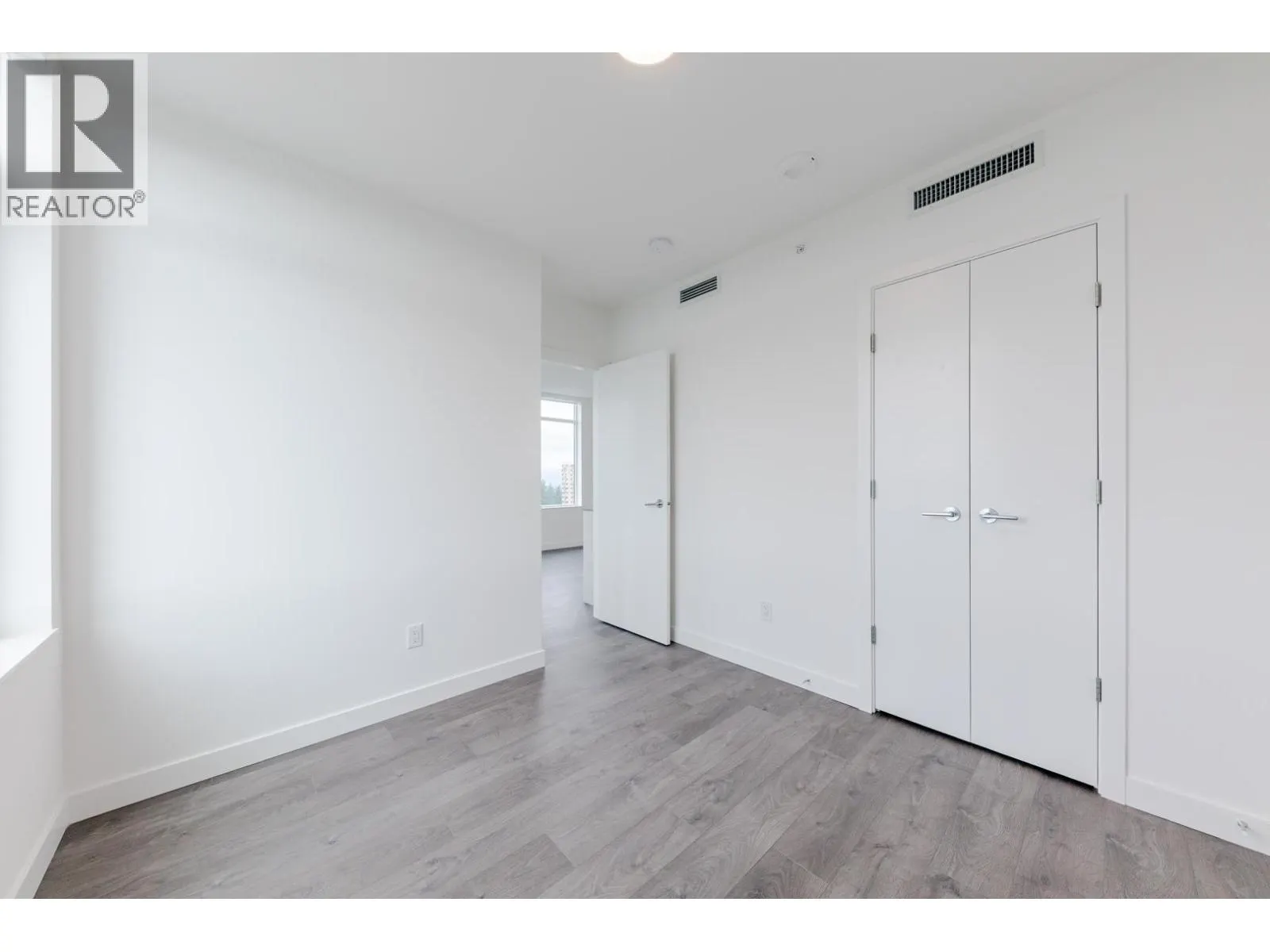 1804 6468 WILLINGDON AVENUE