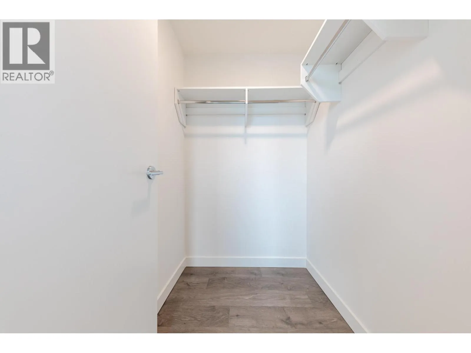1804 6468 WILLINGDON AVENUE