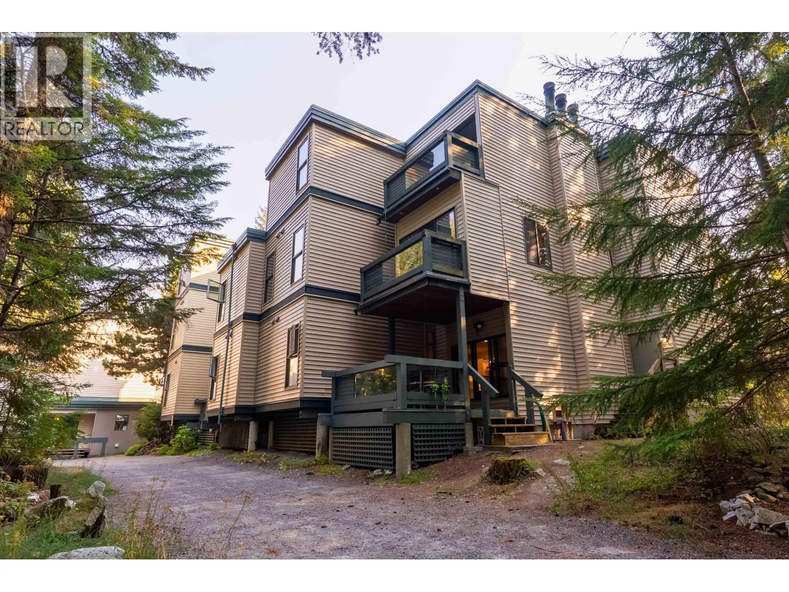 F105 1400 ALTA LAKE ROAD