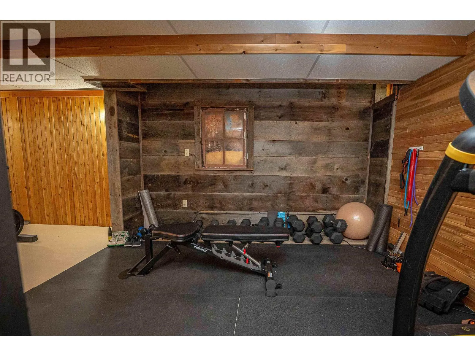 755 ROBERTS DRIVE