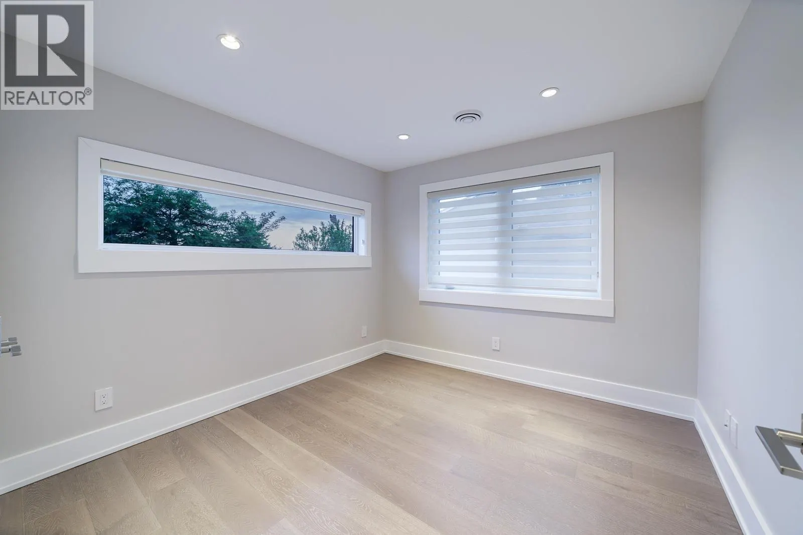 517 GRANADA CRESCENT
