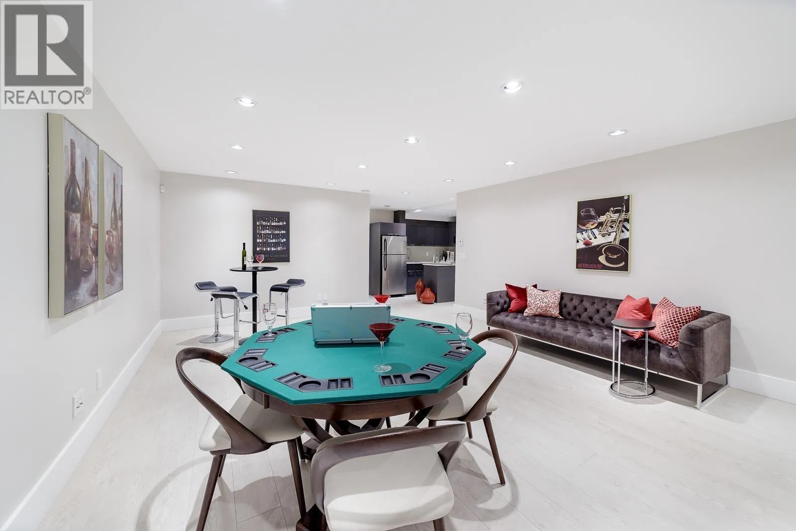 517 GRANADA CRESCENT