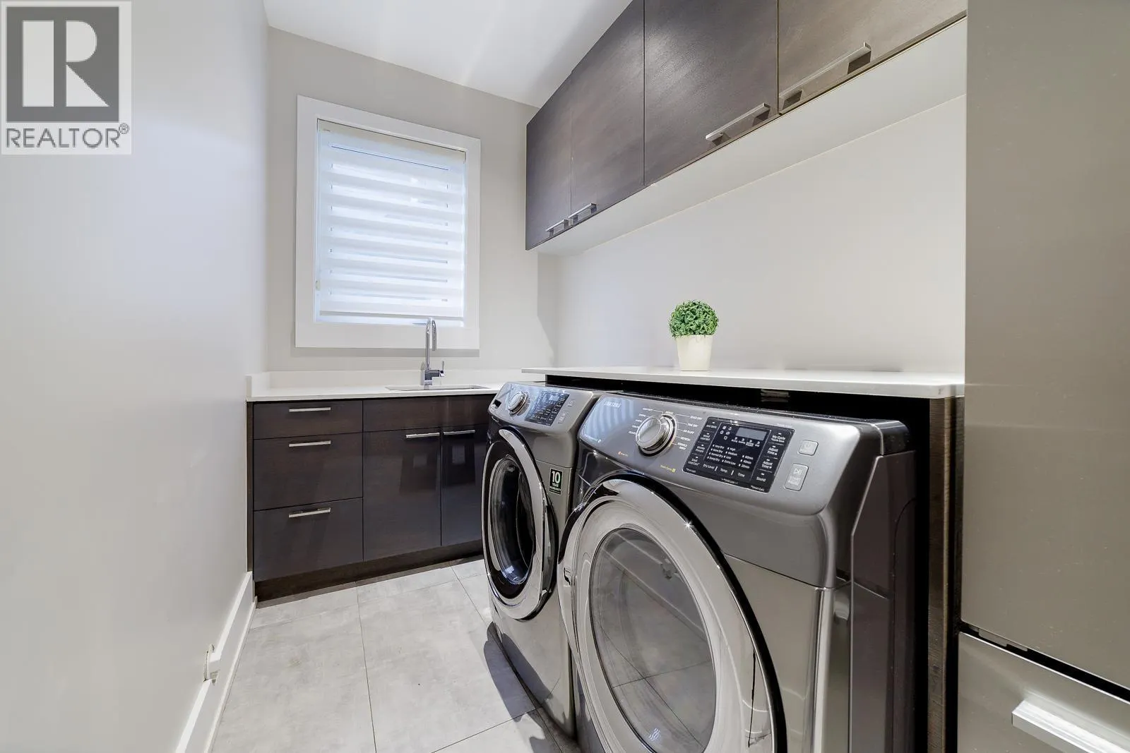 517 GRANADA CRESCENT