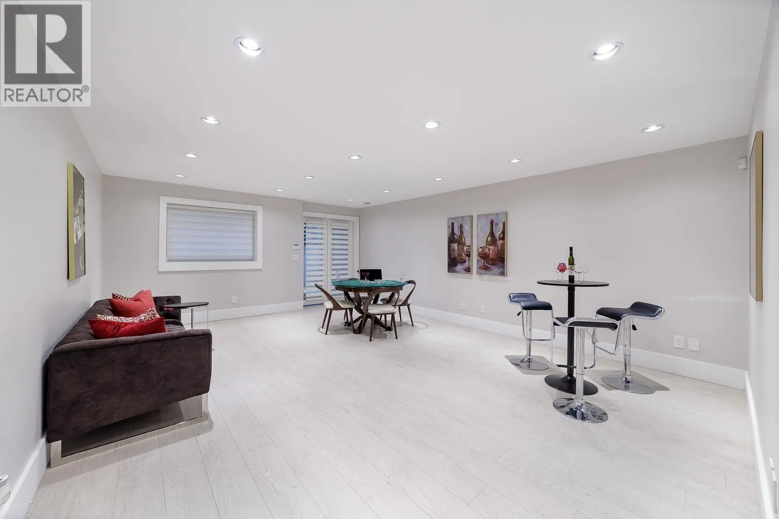 517 GRANADA CRESCENT