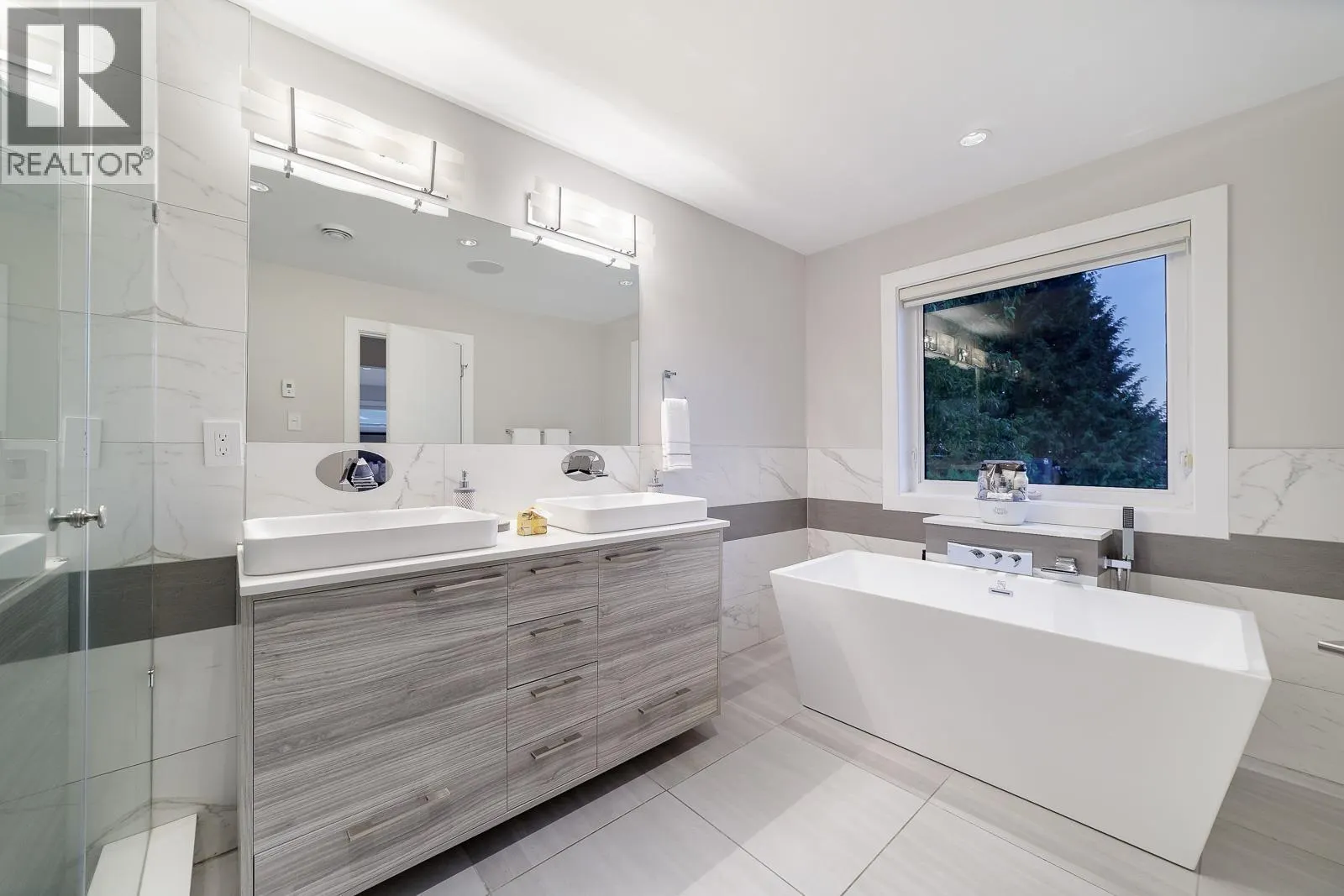 517 GRANADA CRESCENT