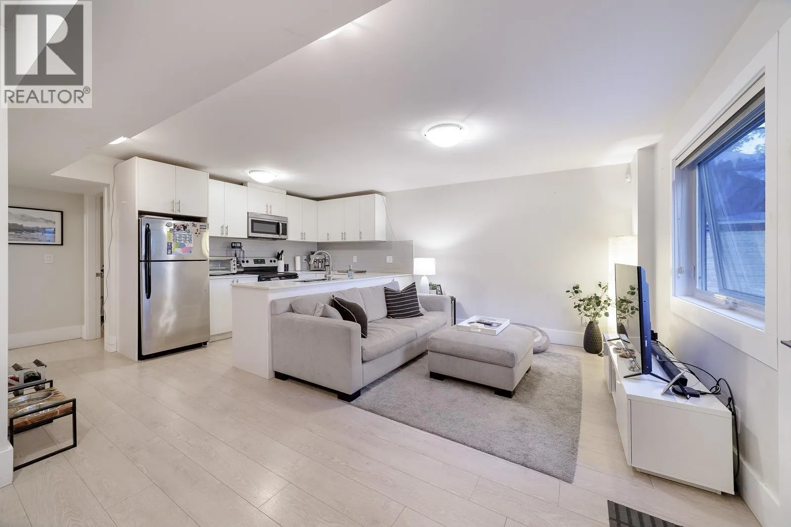 517 GRANADA CRESCENT