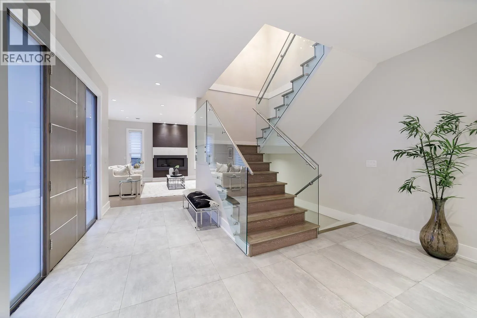 517 GRANADA CRESCENT