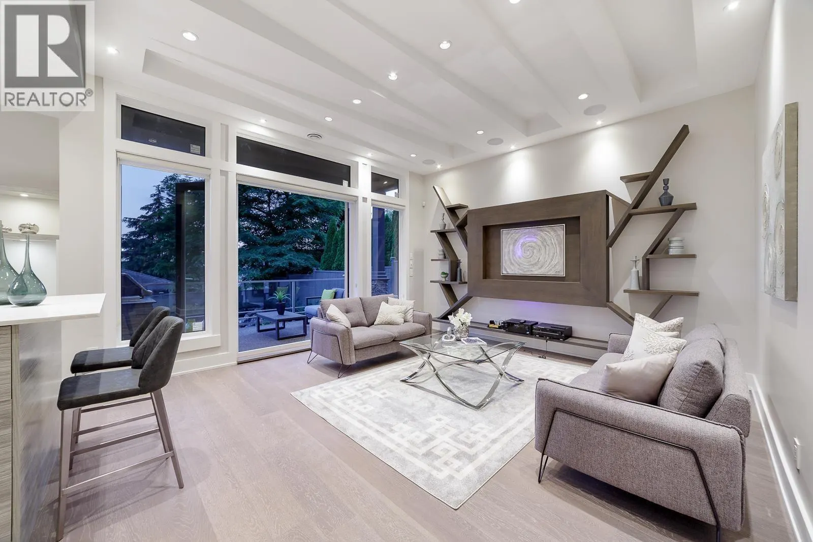 517 GRANADA CRESCENT