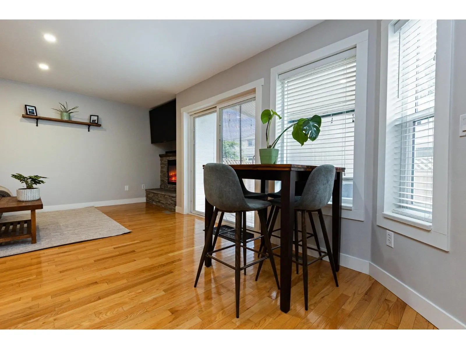 4 45640 STOREY AVENUE|Sardis West Vedder