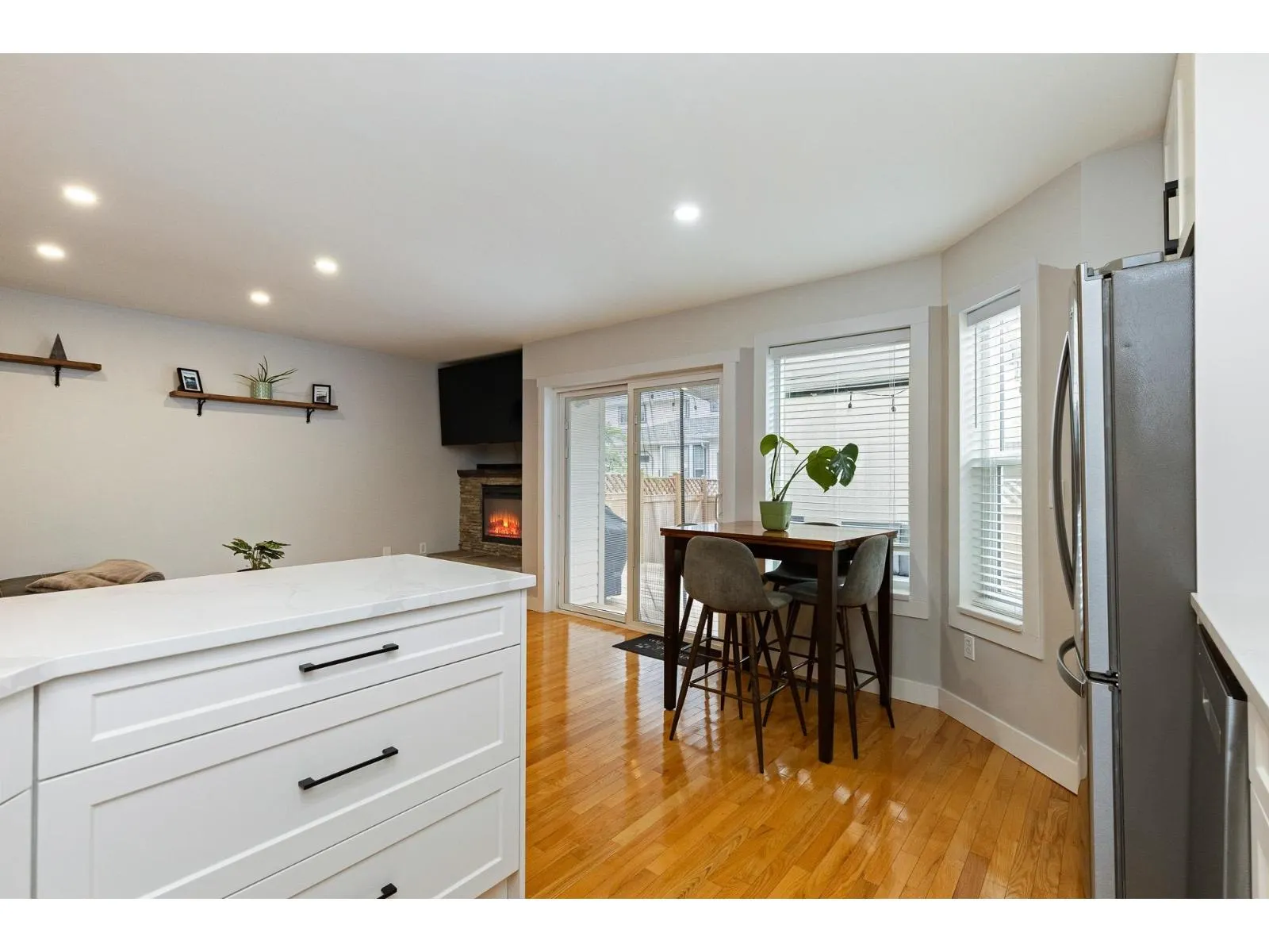4 45640 STOREY AVENUE|Sardis West Vedder