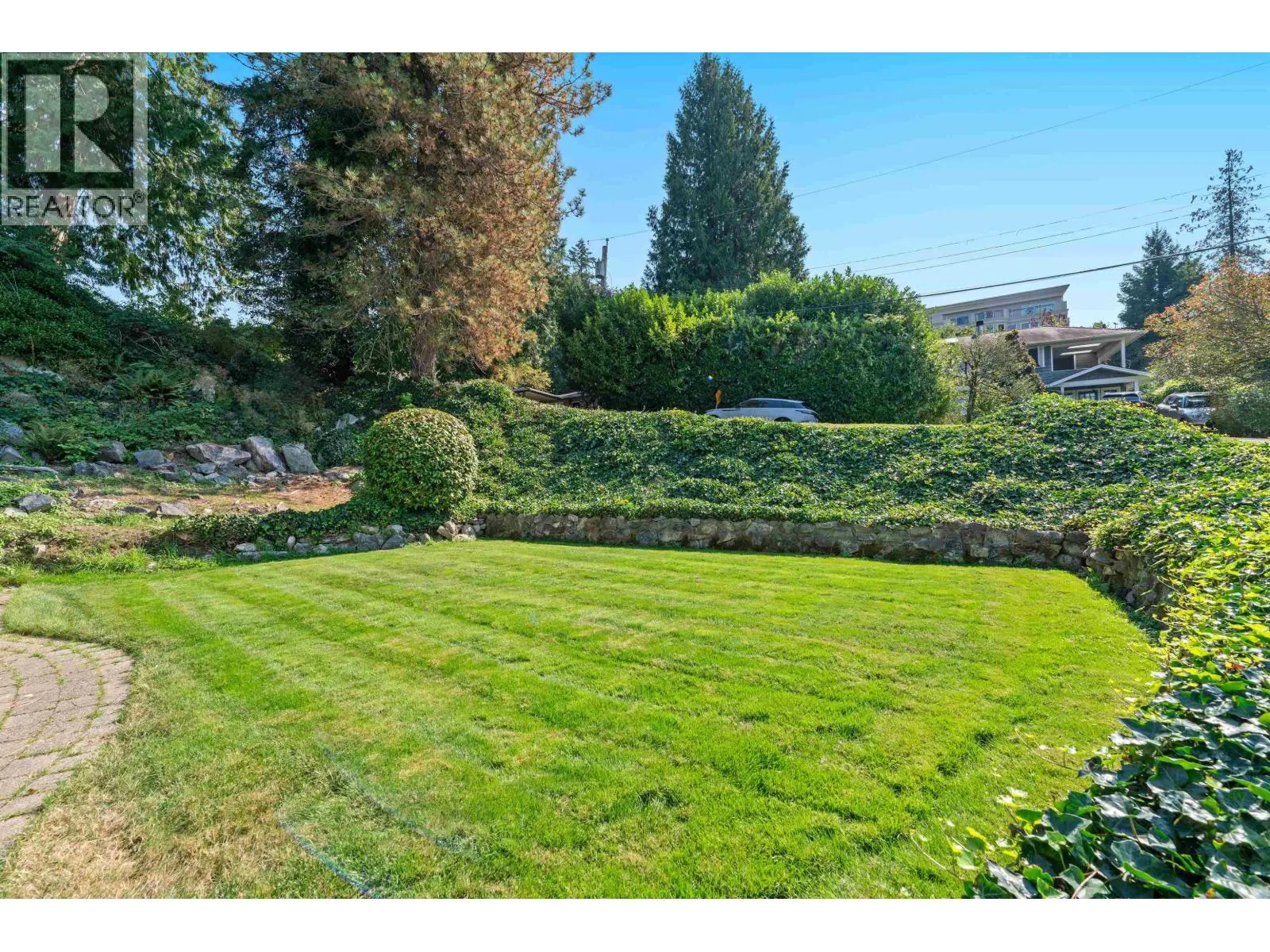 5475 GREENLEAF ROAD