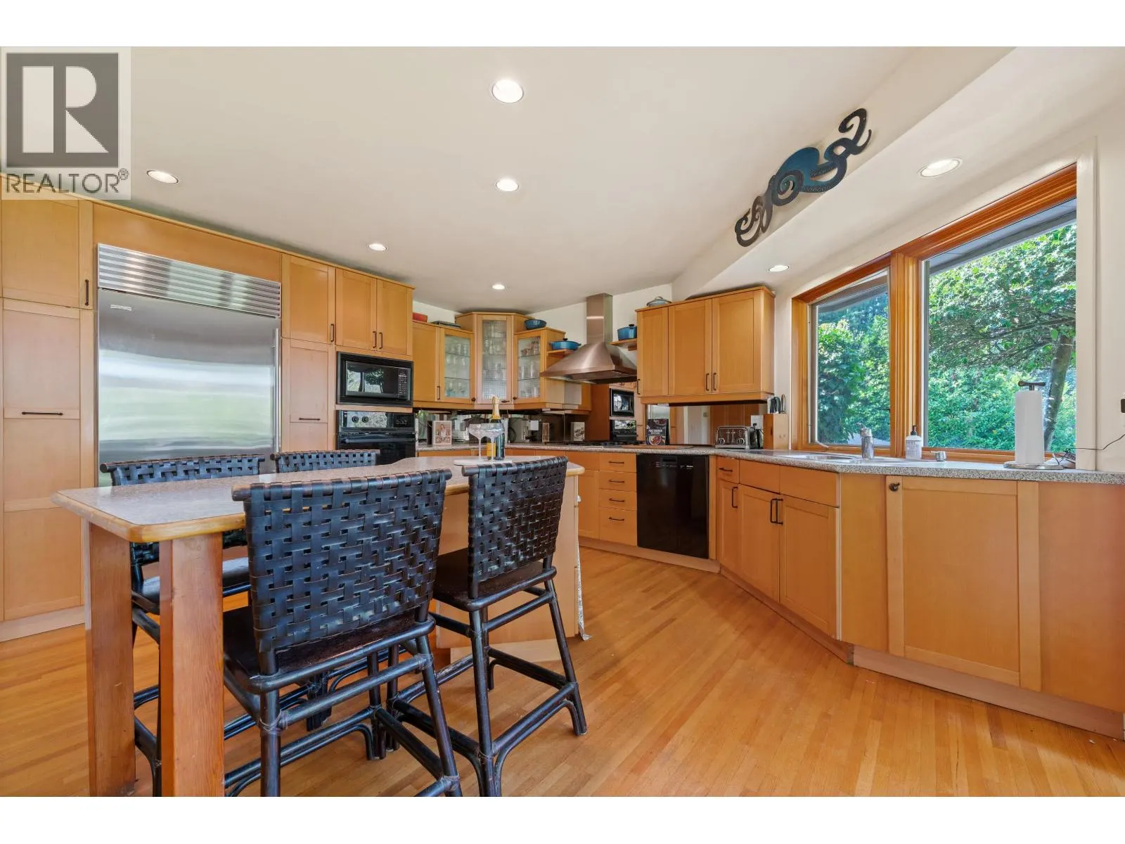 5475 GREENLEAF ROAD