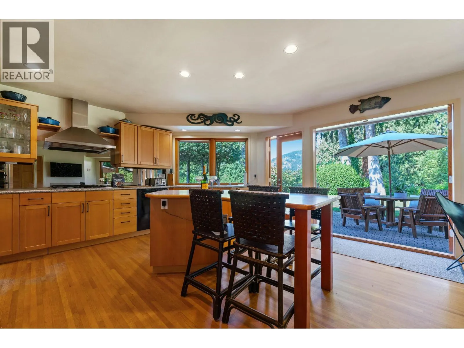 5475 GREENLEAF ROAD