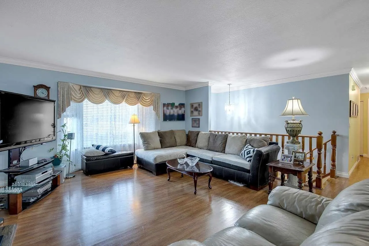8825 160 STREET