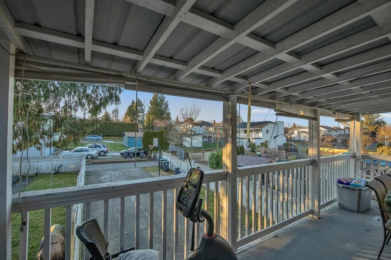 8825 160 STREET