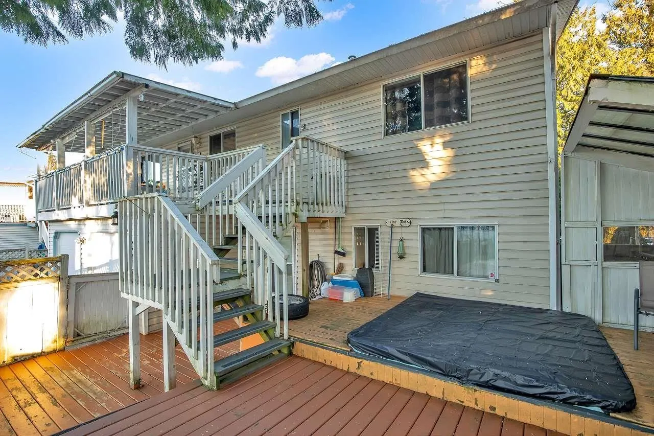 8825 160 STREET