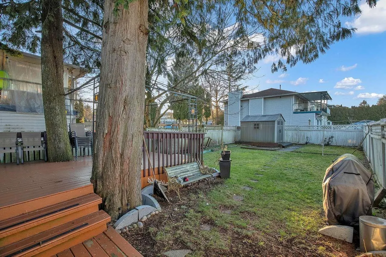 8825 160 STREET