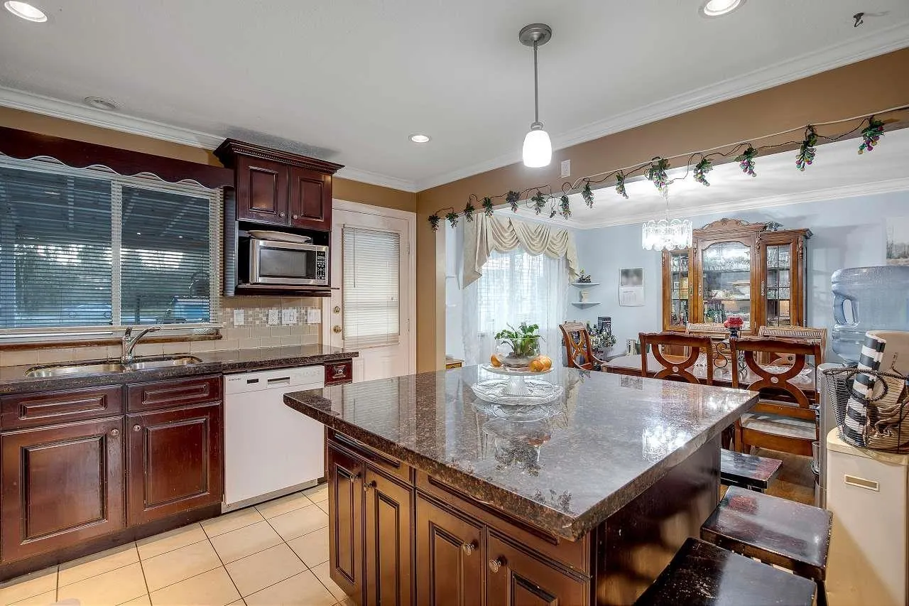 8825 160 STREET