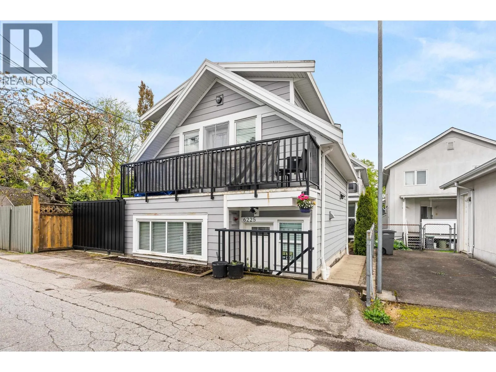 6229 ST. CATHERINES STREET