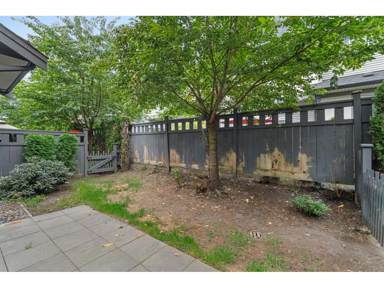94 8138 204 STREET