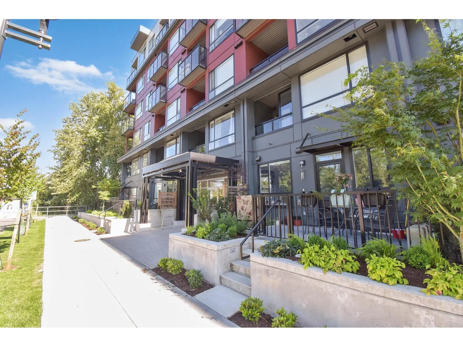 E113 13858 108 AVENUE