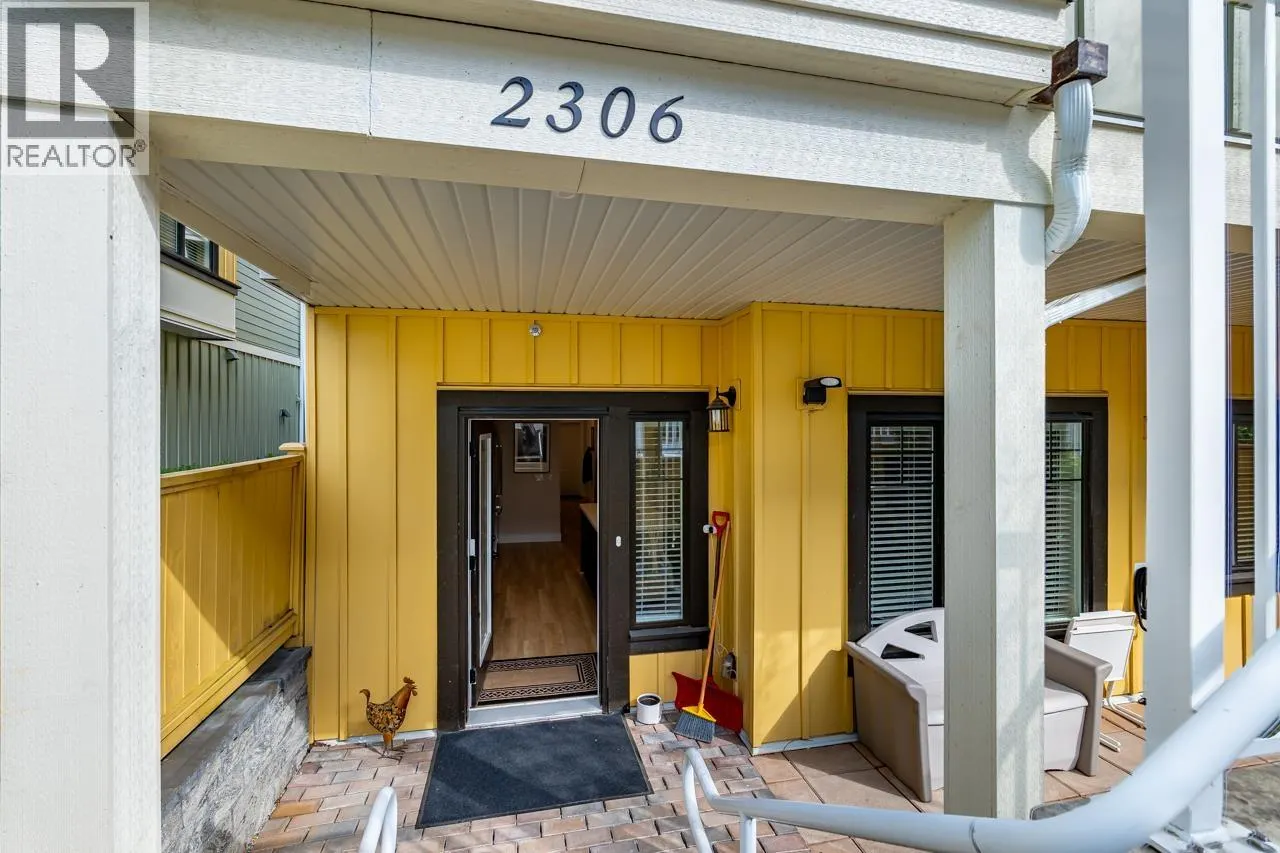 2306 SPRING STREET