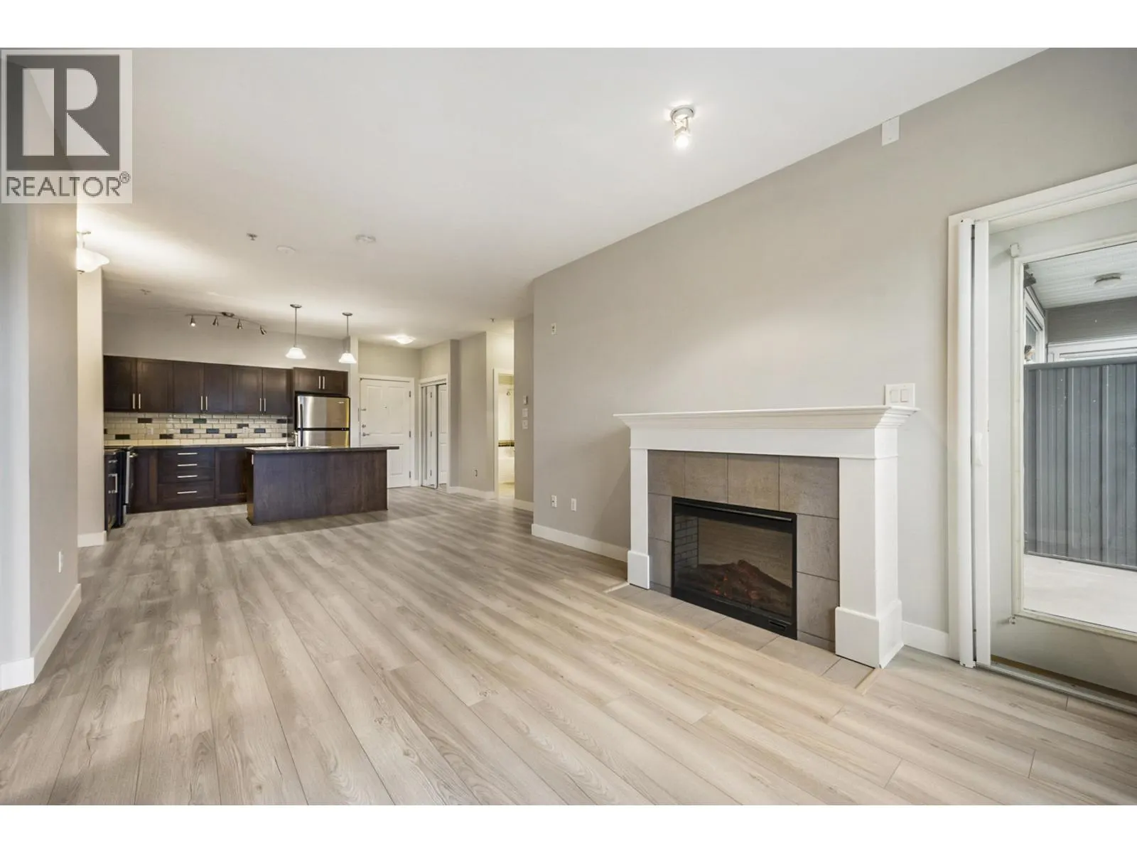 302 2353 MARPOLE AVENUE