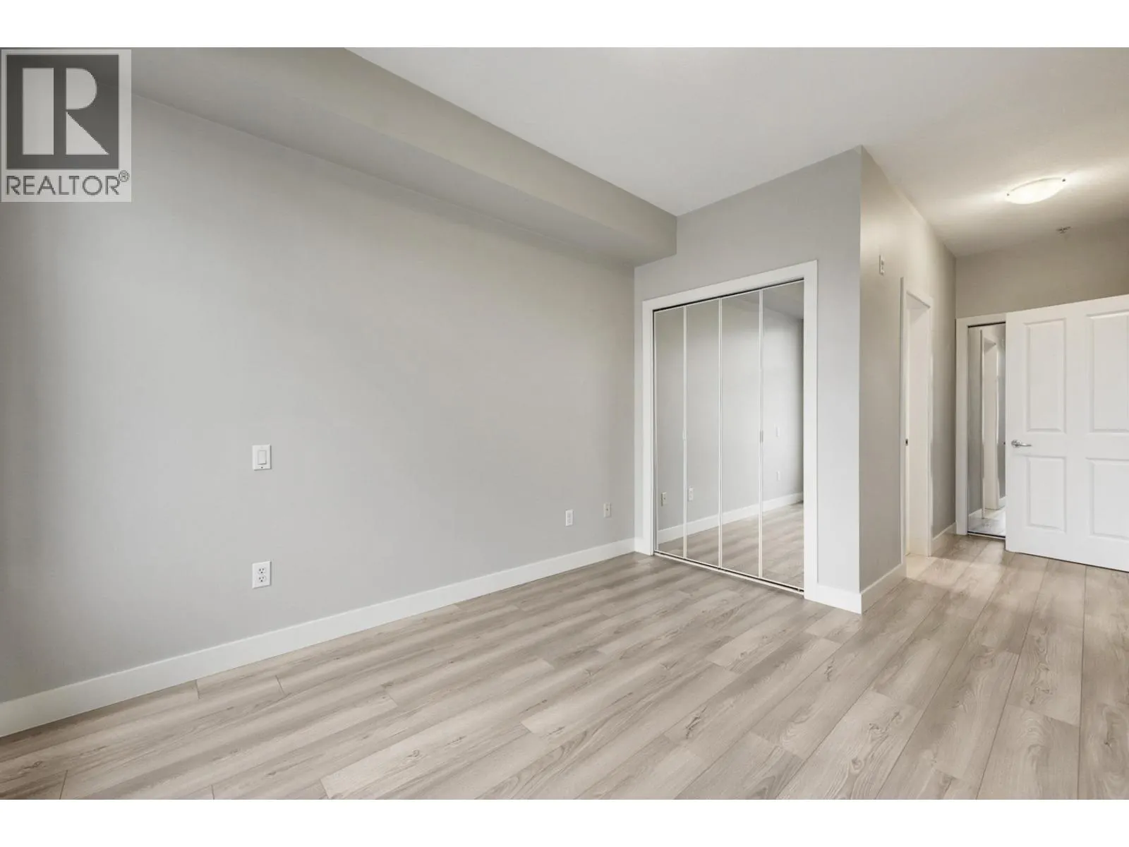 302 2353 MARPOLE AVENUE