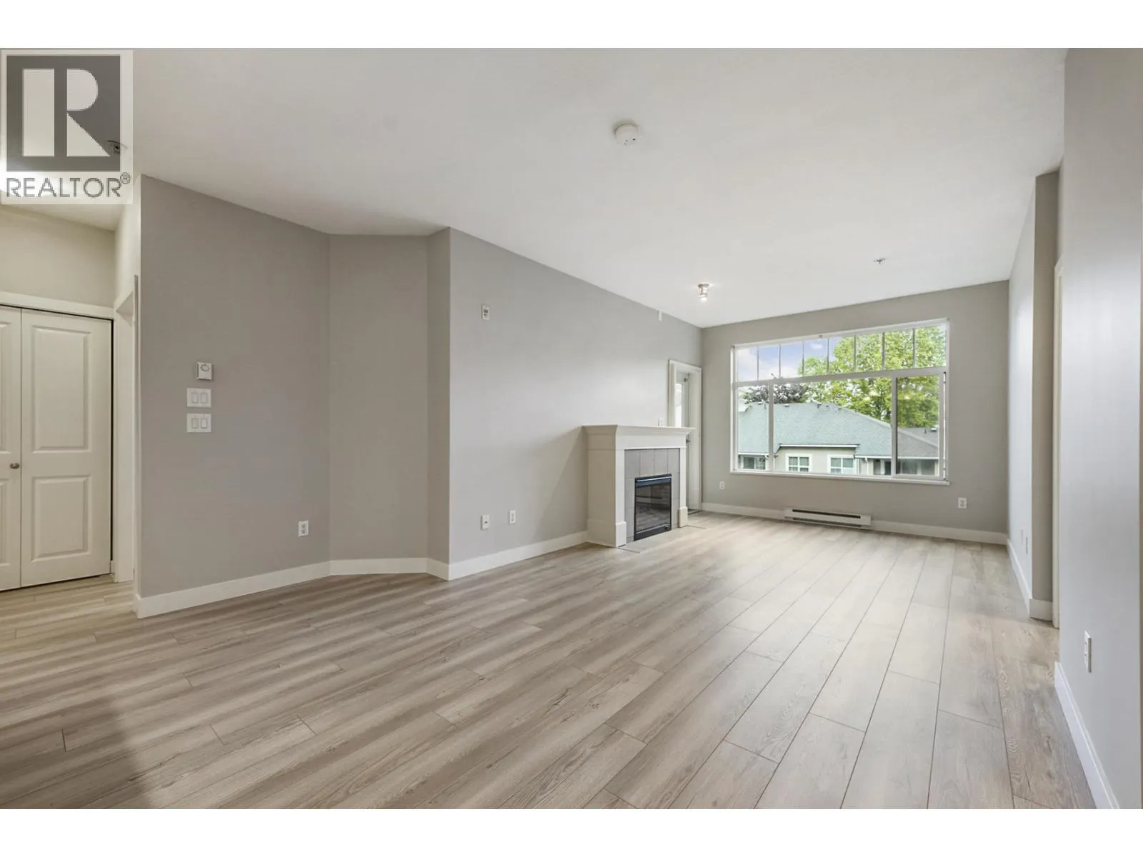 302 2353 MARPOLE AVENUE