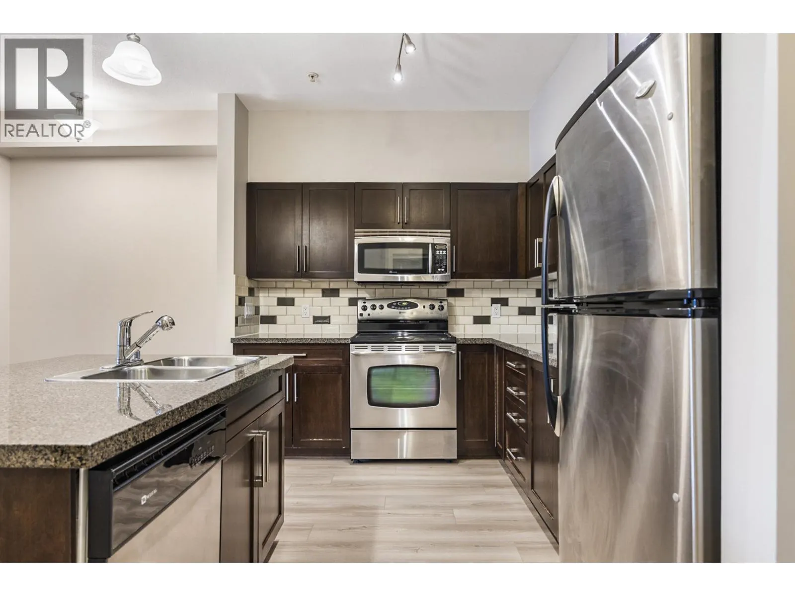 302 2353 MARPOLE AVENUE
