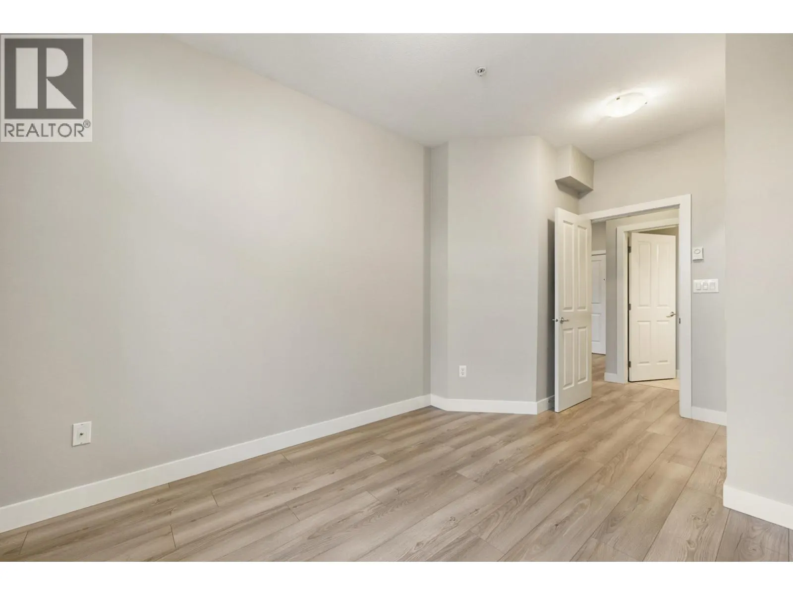 302 2353 MARPOLE AVENUE