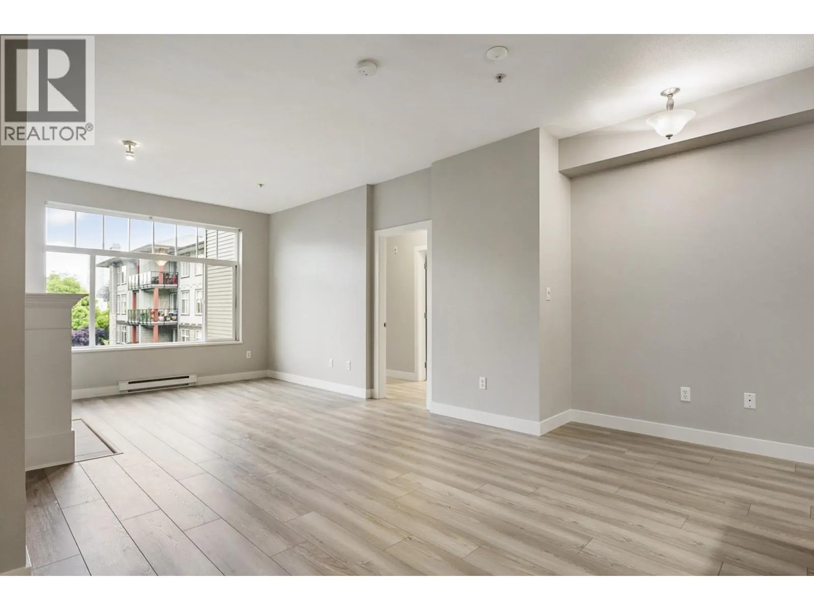 302 2353 MARPOLE AVENUE
