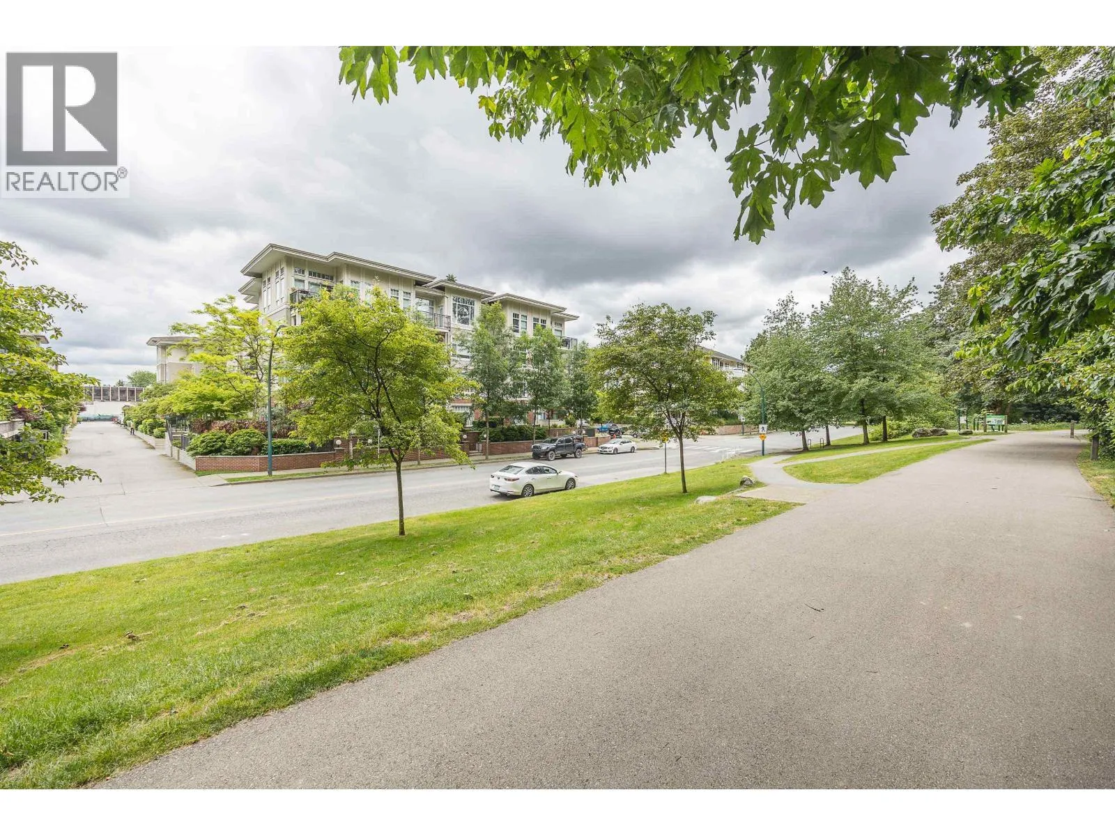 302 2353 MARPOLE AVENUE