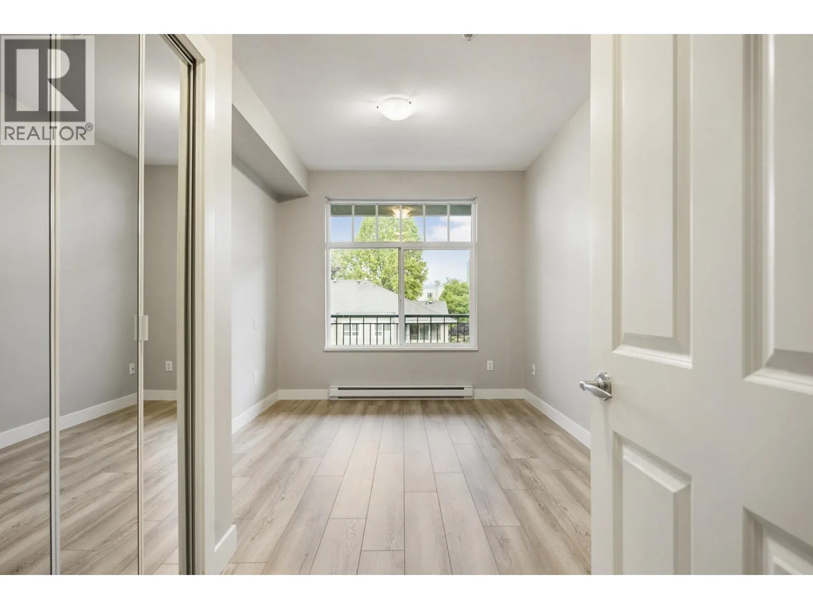 302 2353 MARPOLE AVENUE