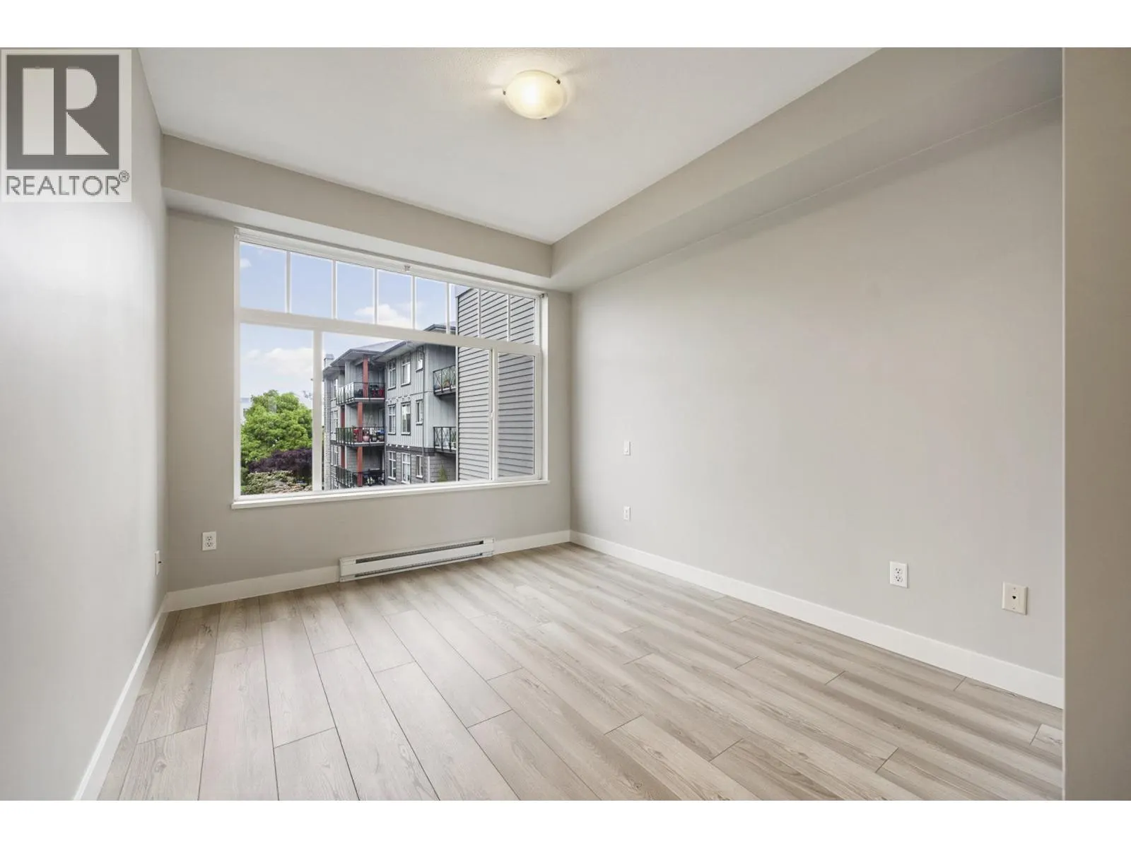 302 2353 MARPOLE AVENUE