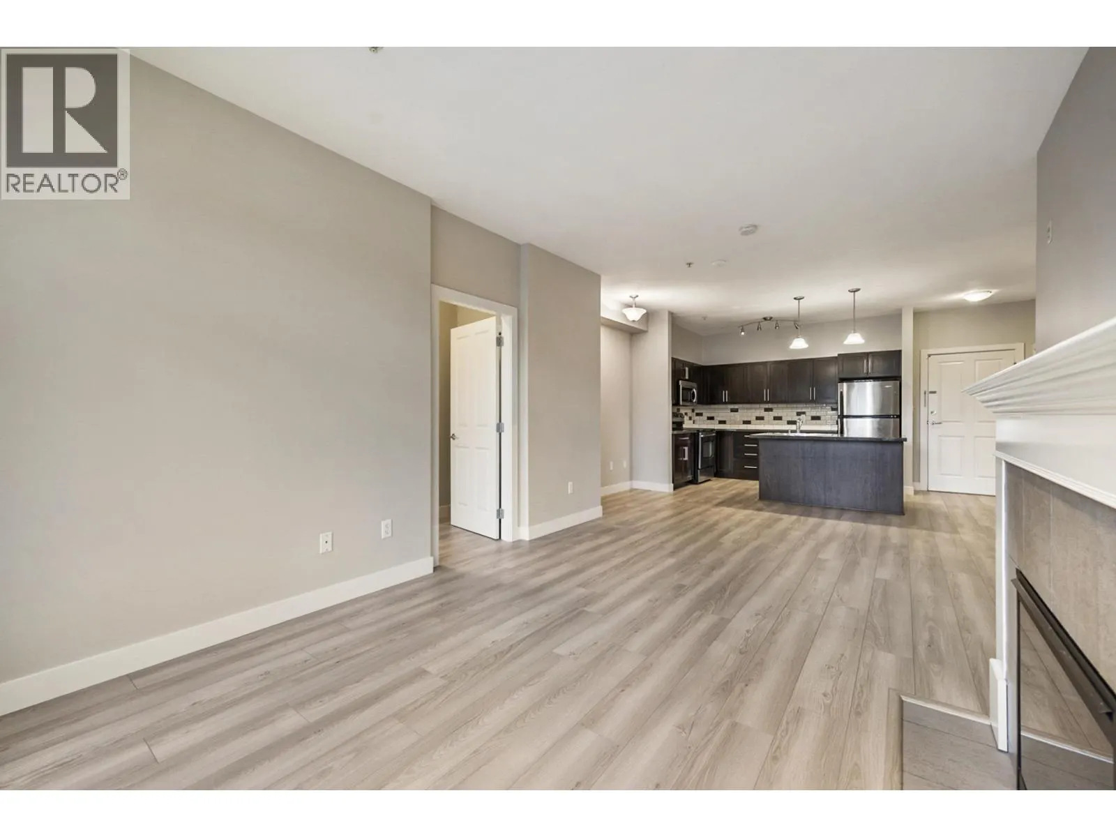 302 2353 MARPOLE AVENUE