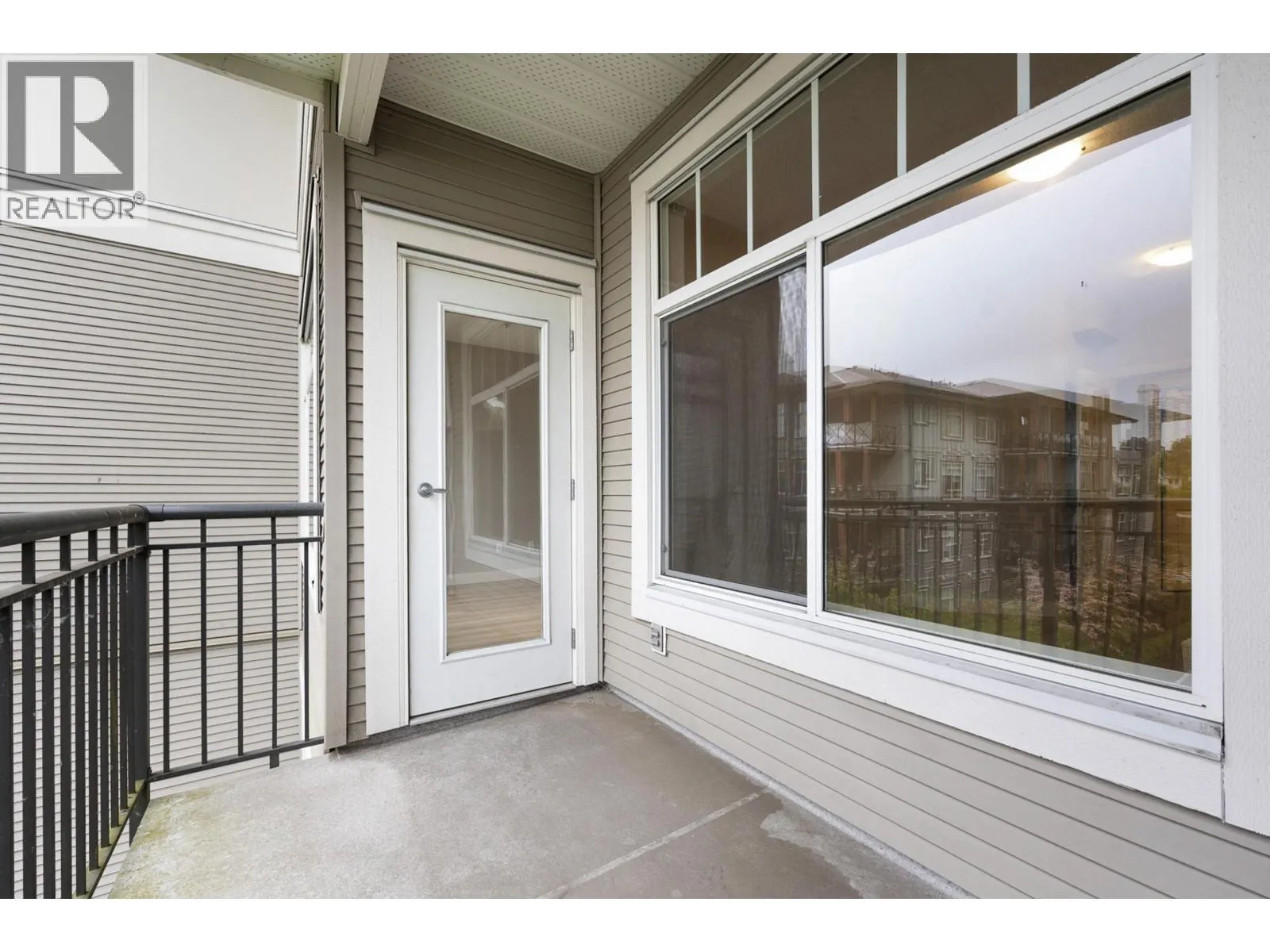 302 2353 MARPOLE AVENUE