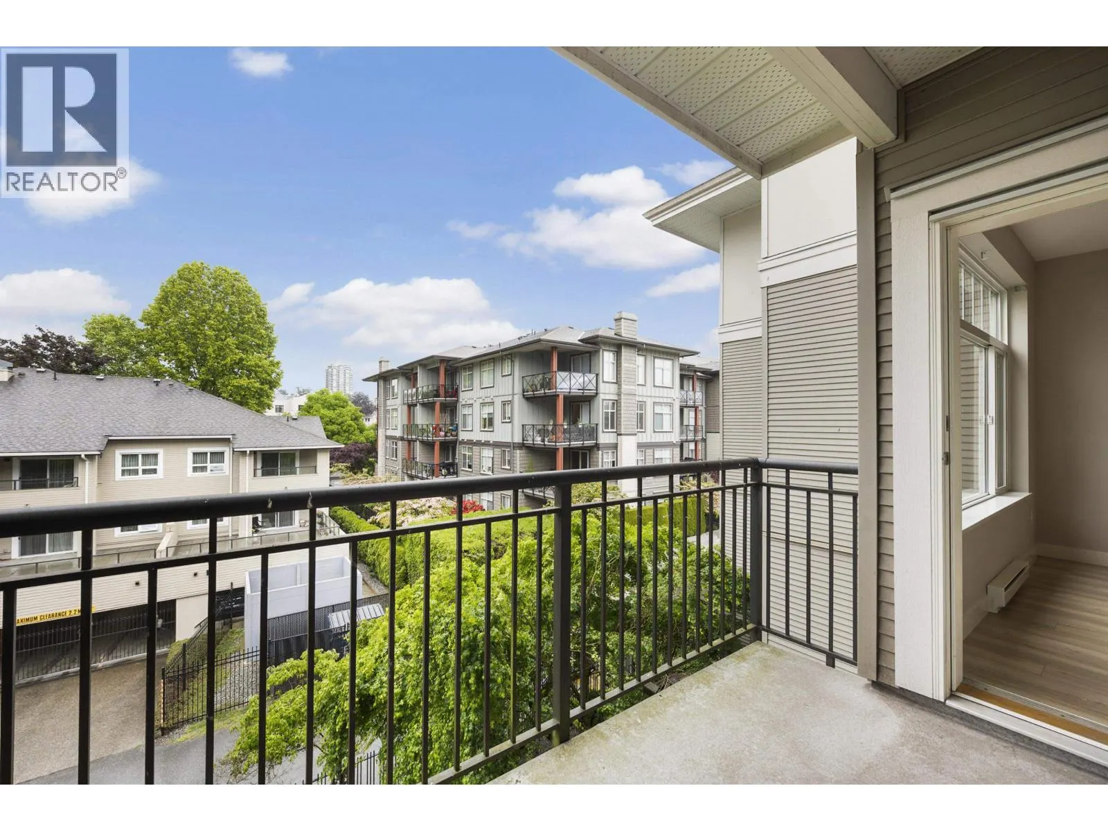 302 2353 MARPOLE AVENUE