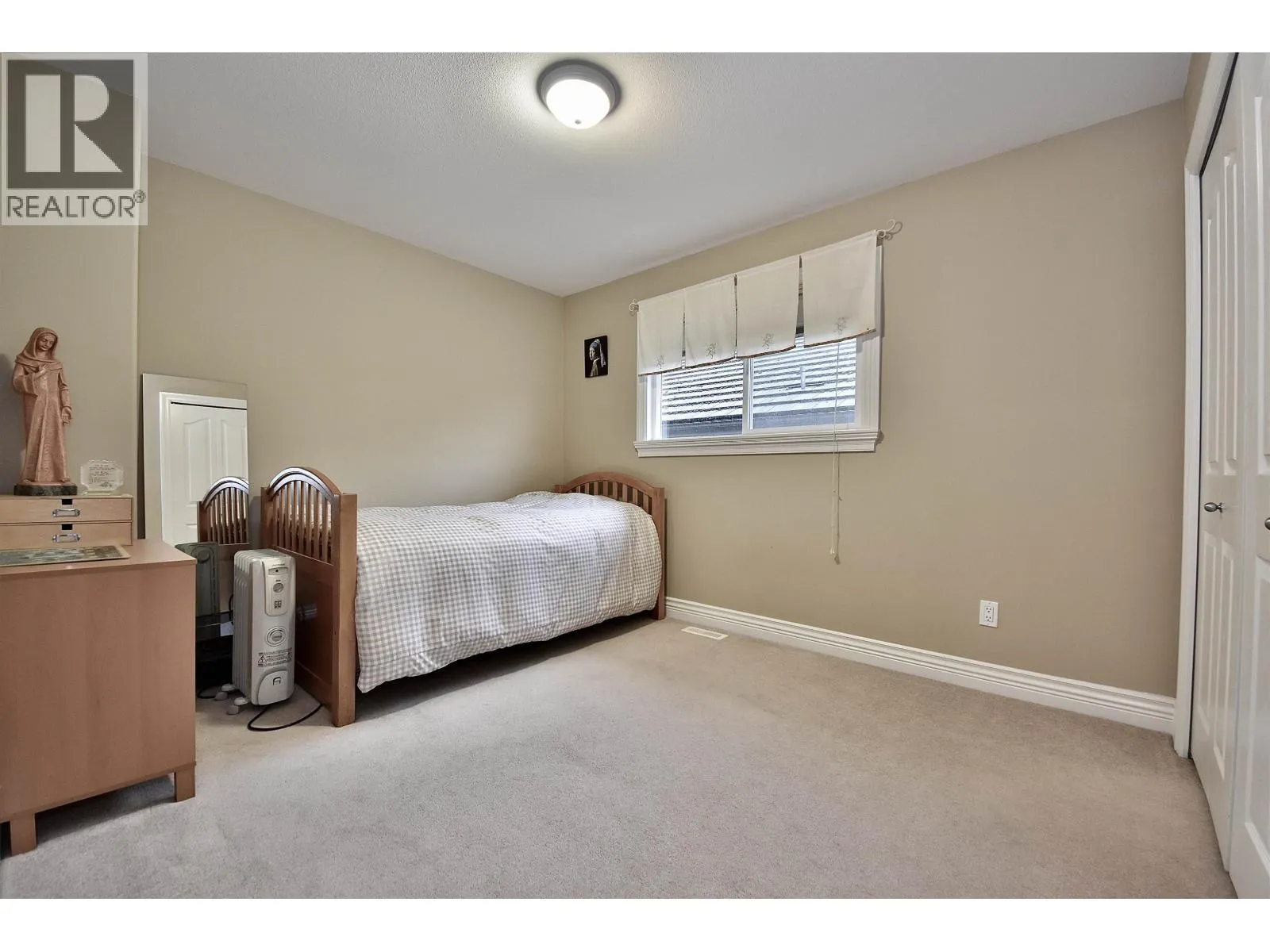 3035 MAPLEWOOD COURT