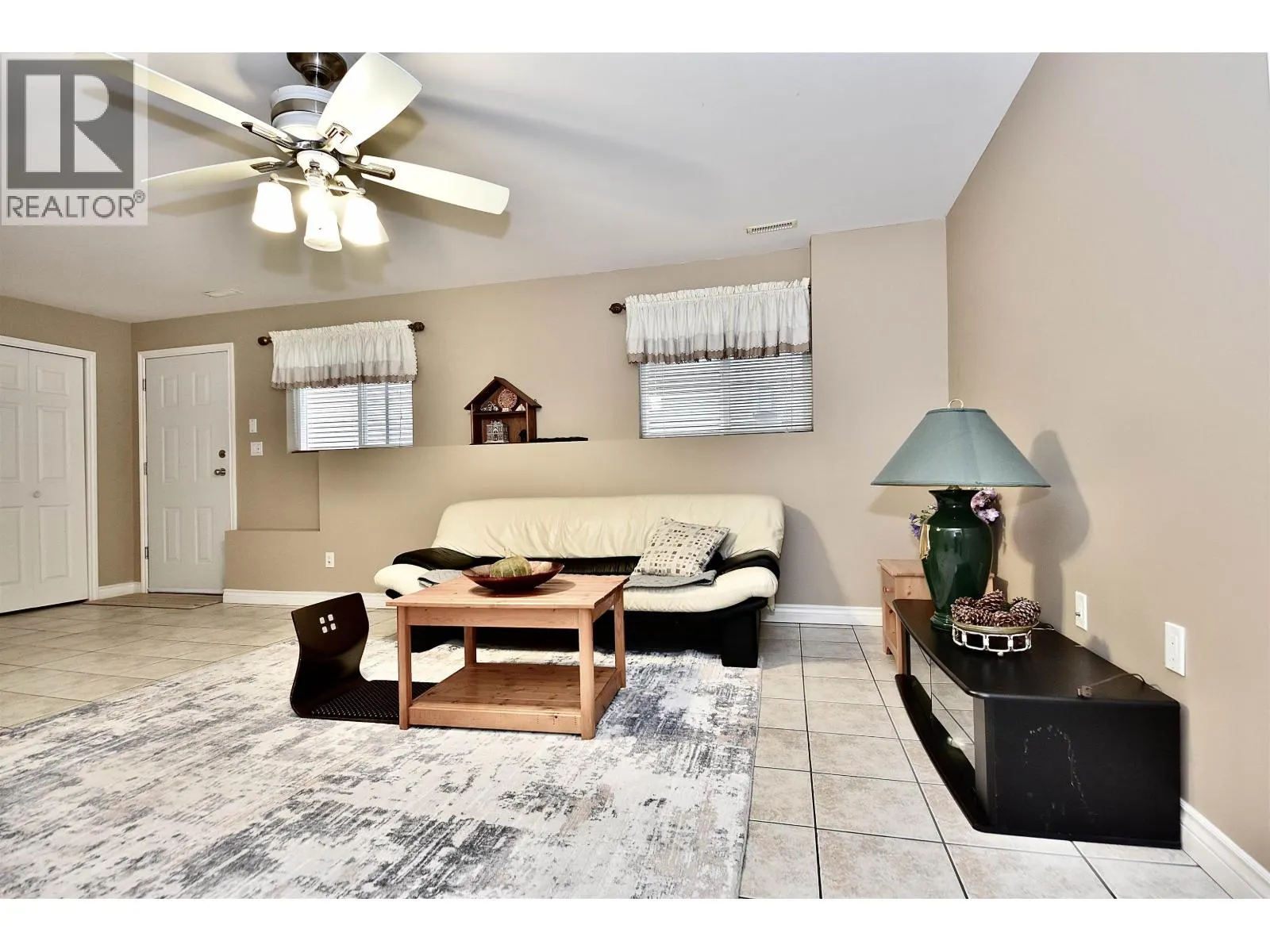 3035 MAPLEWOOD COURT