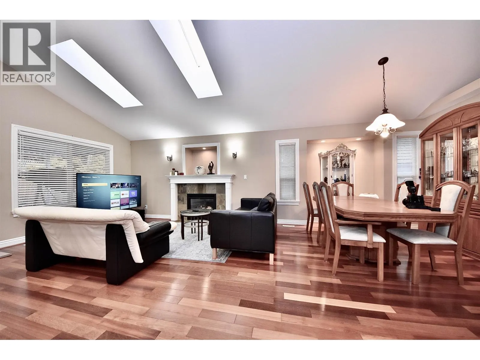 3035 MAPLEWOOD COURT