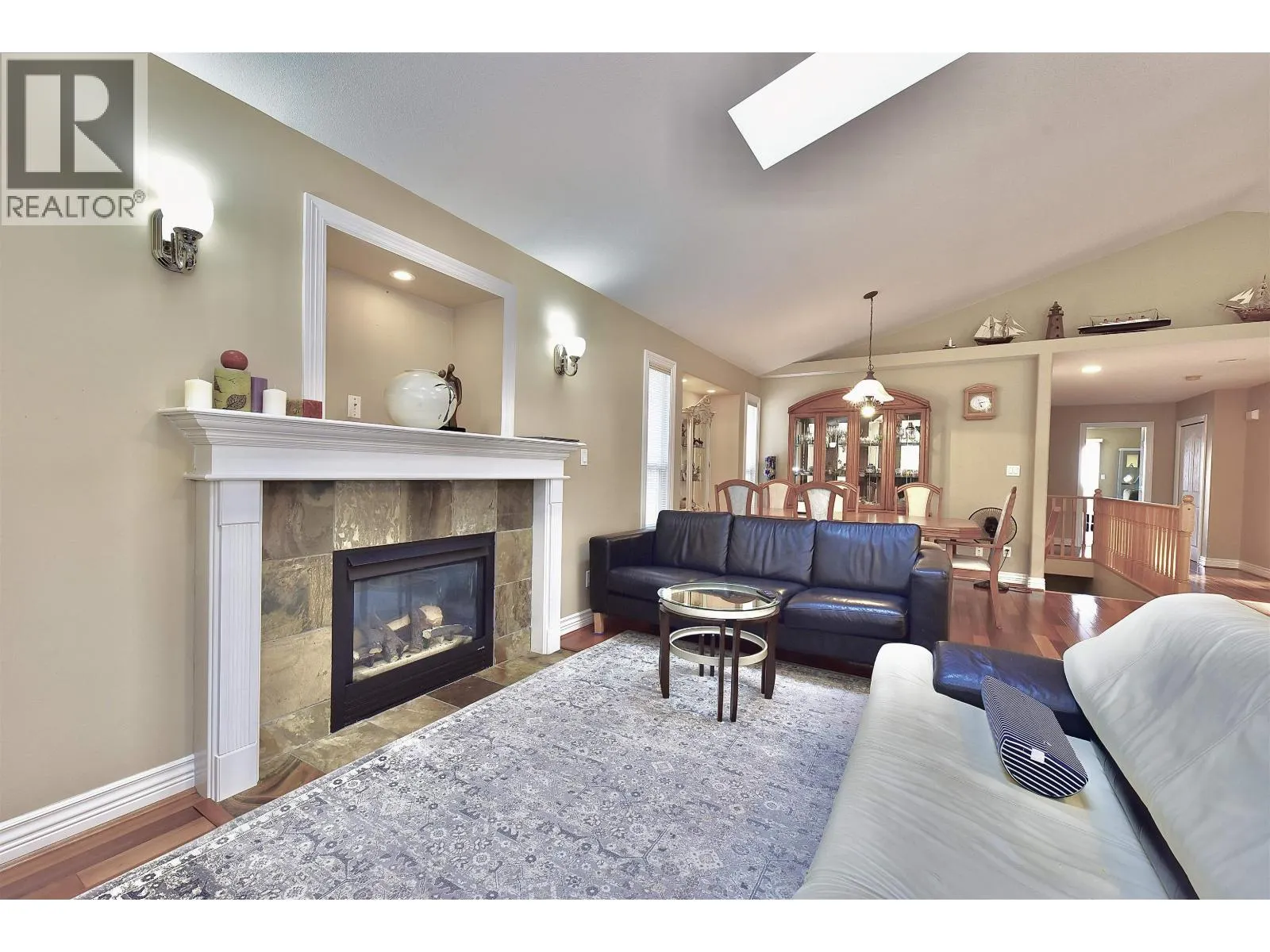 3035 MAPLEWOOD COURT