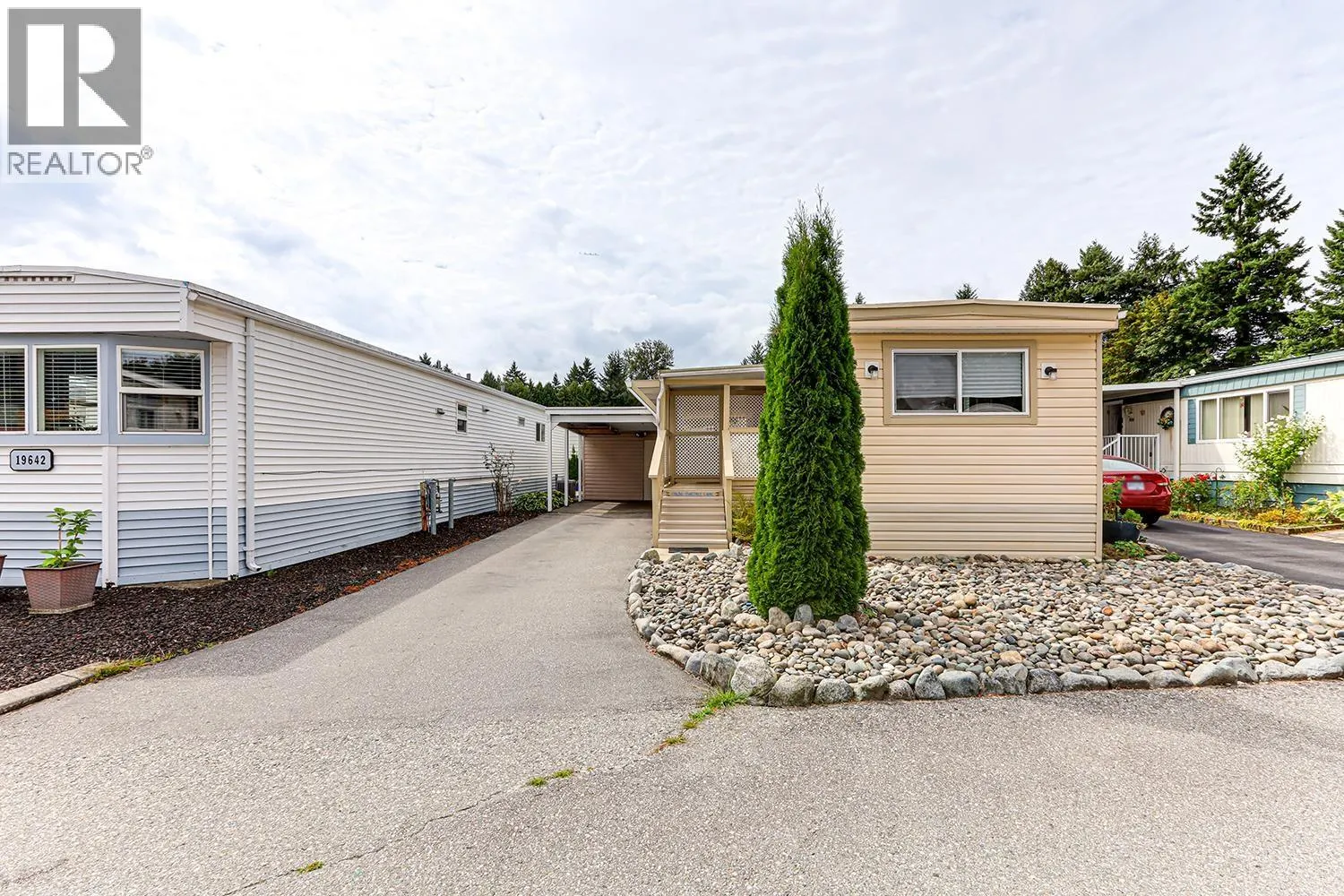 19636 PINETREE LANE