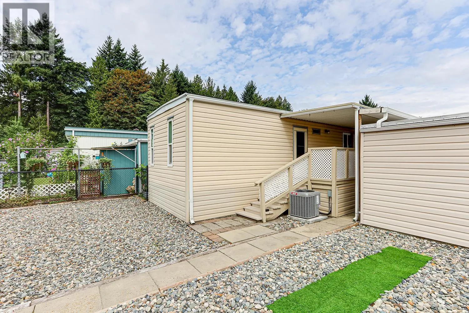 19636 PINETREE LANE