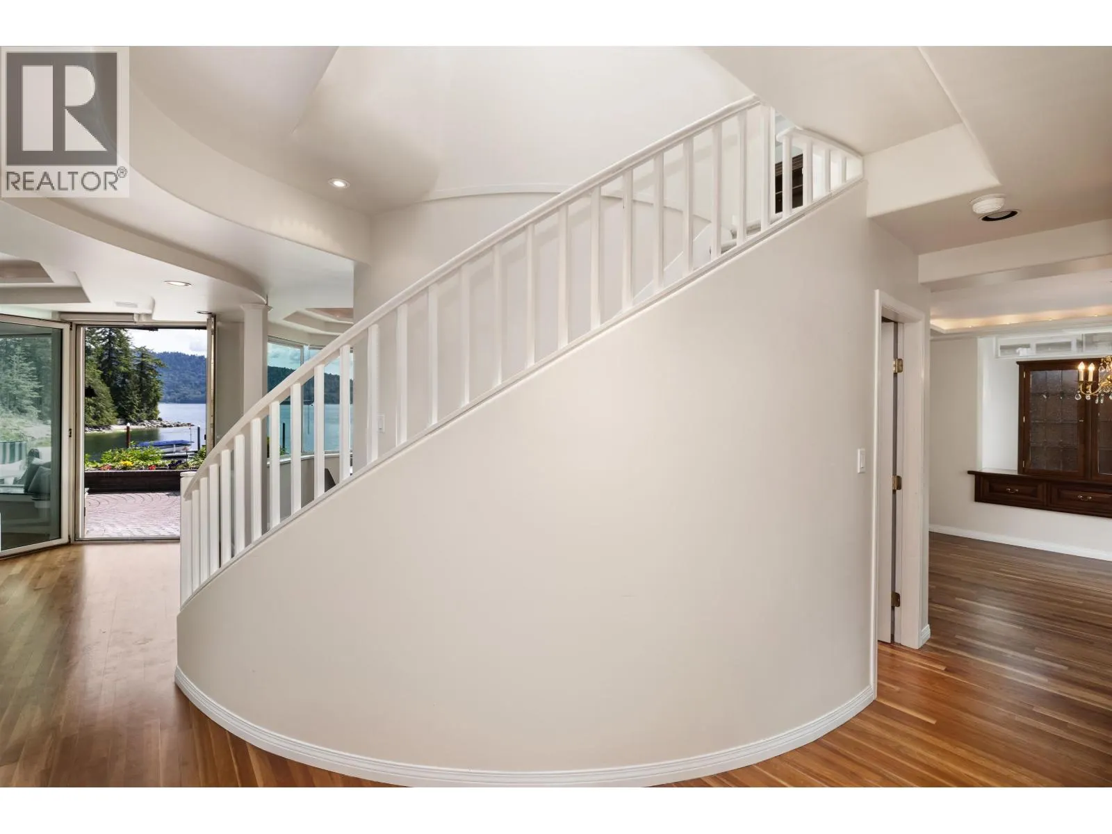 4625 STRATHCONA ROAD