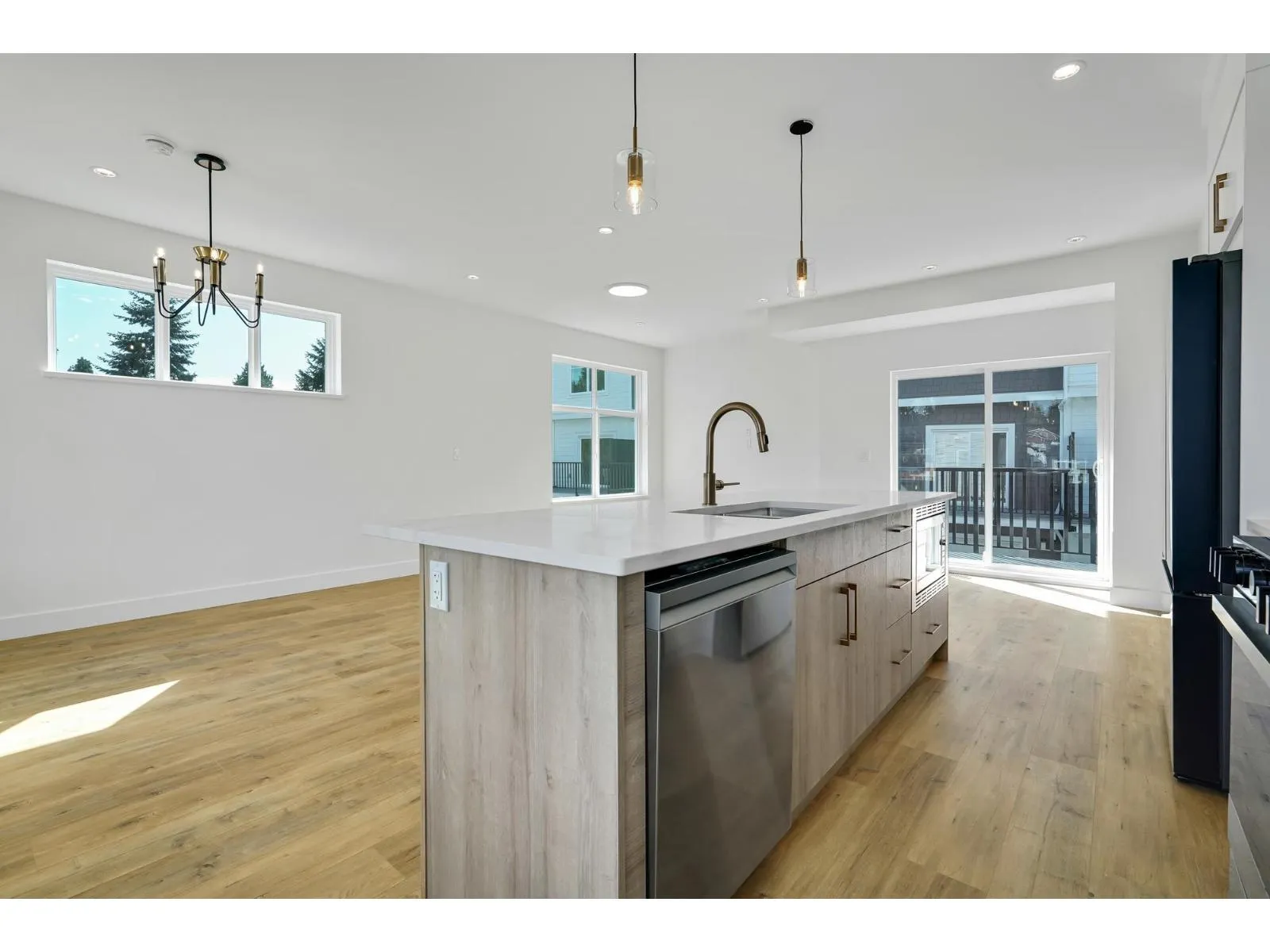 13 12770 105 AVENUE